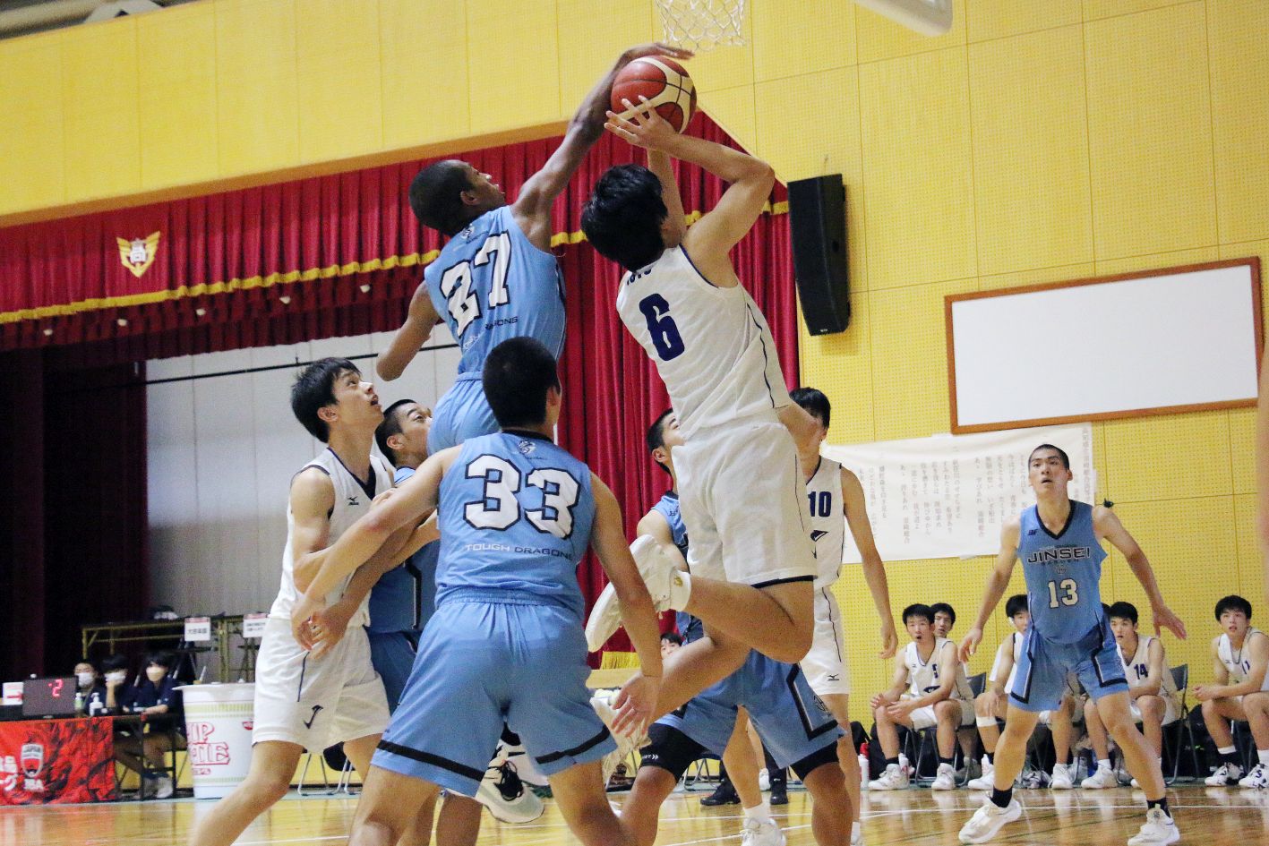 アマダスン・エセウィ緑一、課題を持ってリーグ戦に臨む1年生／尽誠